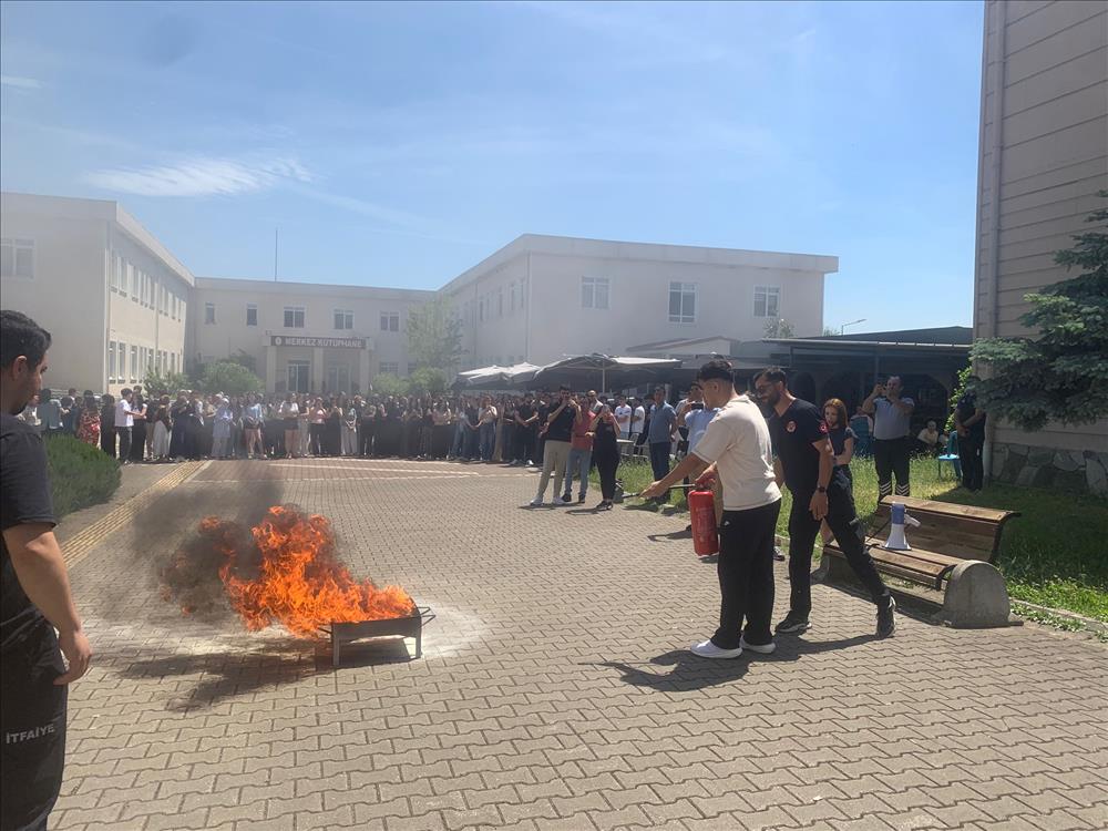 Üniversitemizde Yangın Tatbikatları Devam Ediyor